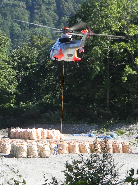 �E���T�ɂ��Ɖ��\�����锠���R�̕��֑S���^�Ԃ̂ɐ��疜!!